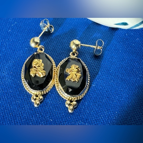 14K gold nugget onyx earrings
